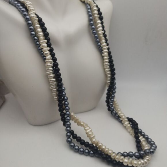 Multi tone garden party triple costume faux‎ pearl necklace beaded jewelry cute - Picture 1 of 3